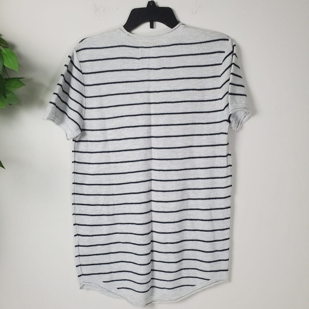 NEW Hollister Men's Cream White and Navy Striped Knit Shirt Size Small - Picture 5 of 10